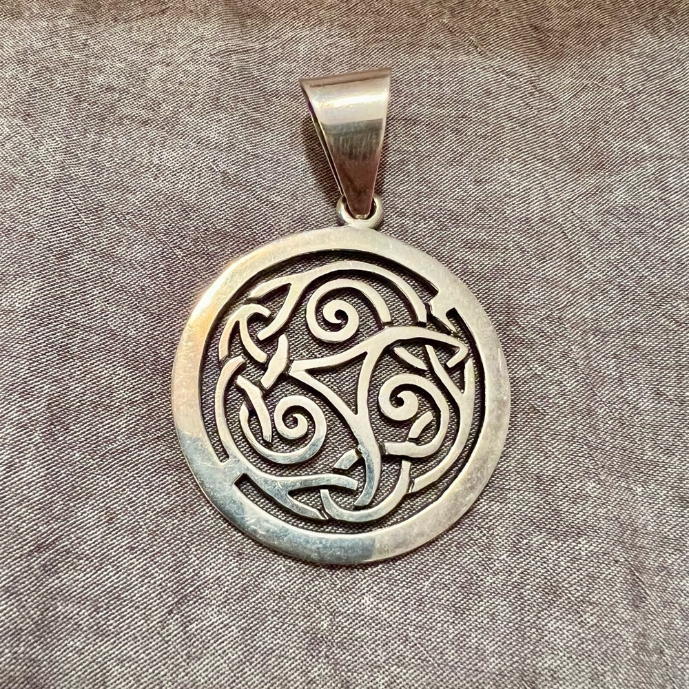 Silpada large sterling pendant. Retired